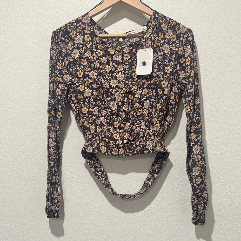 Elodie Navy Long-Sleeve Cropped Boho Floral Top with Yellow and Cream Flowers